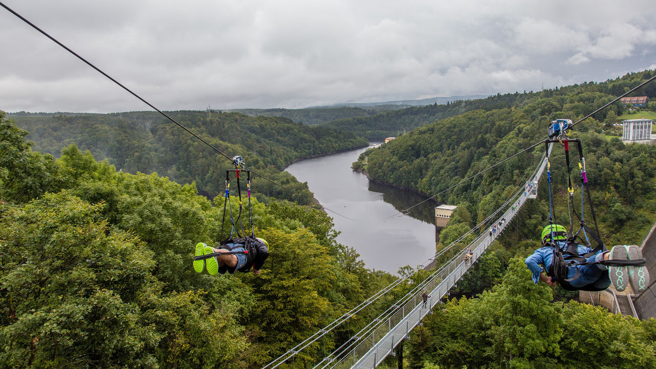 brücke mit fliegern