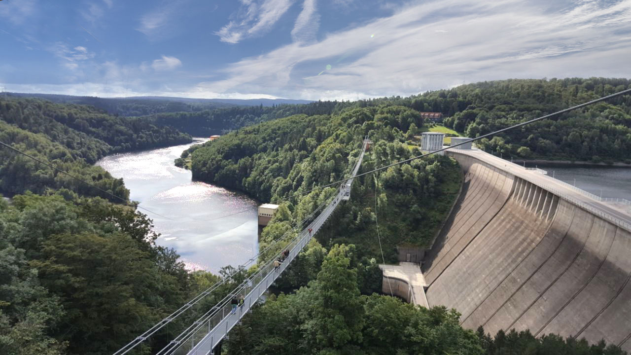 titan rt hängebrücke